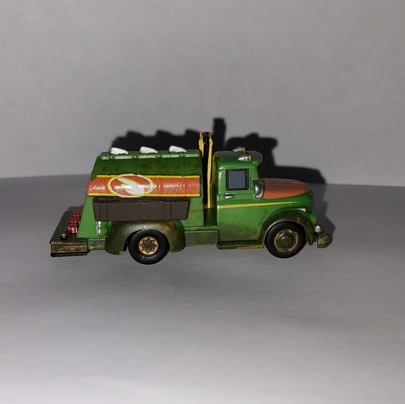 Disney Pixar Planes Fire & Rescue Chug Tanker PVC 1:55 Model Car - Picture 3 of 6